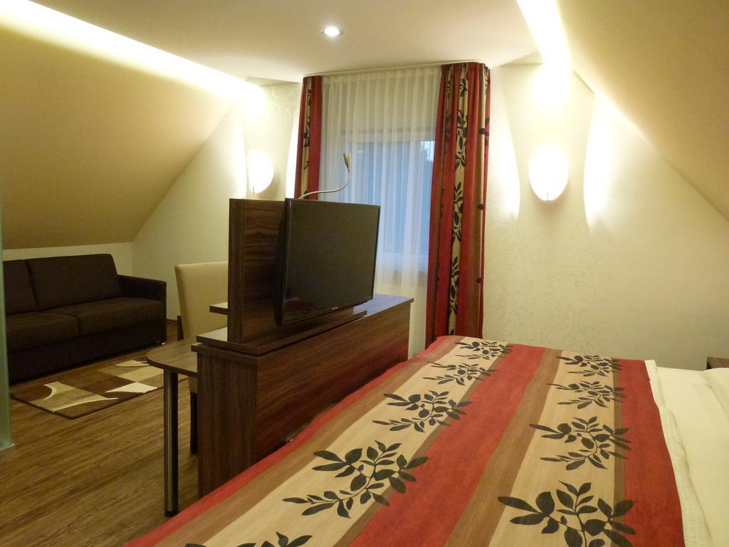 Pension Seiboldsmuehle Heideck Room photo