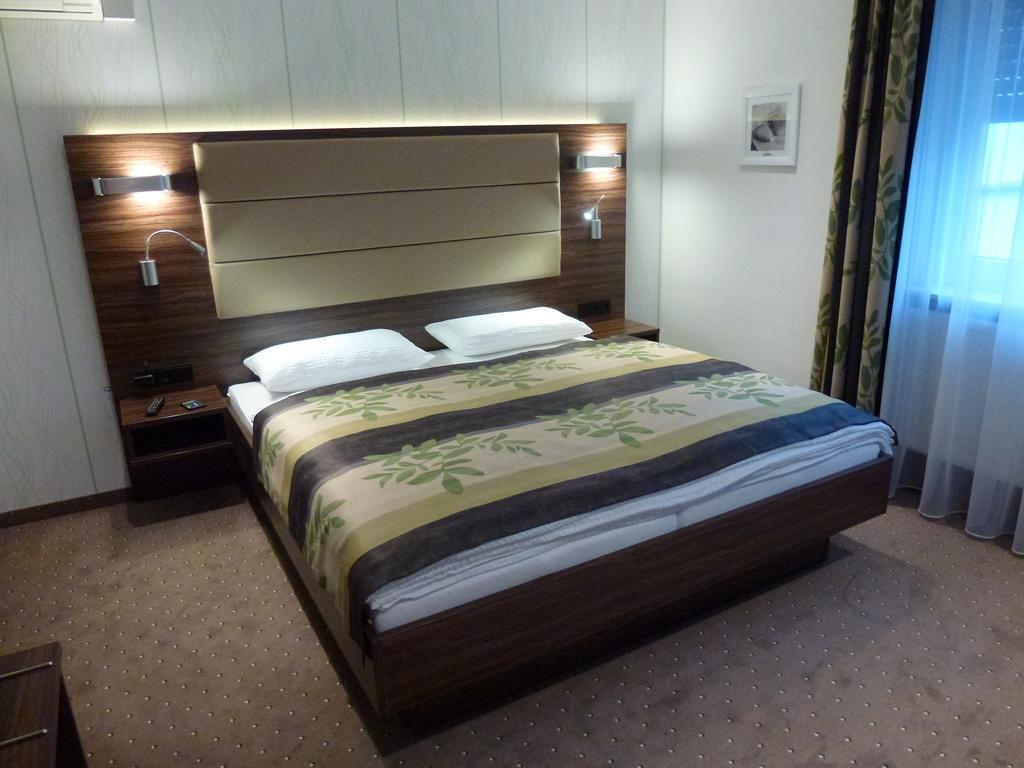 Pension Seiboldsmuehle Heideck Room photo
